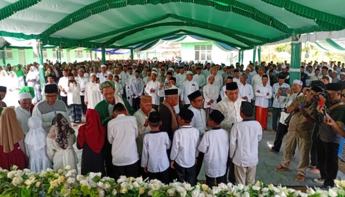 Tahun Baru Hijriyah diwarnai Dzikir Akbar dan Santunan di Ponpes Nurul Hidayah, Bupati Buru Dipuji Para Habaib