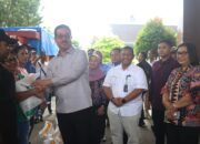 Resmi Lepas Bantuan Beras untuk 119.990 KK, Gubernur Harap Tepat Sasaran