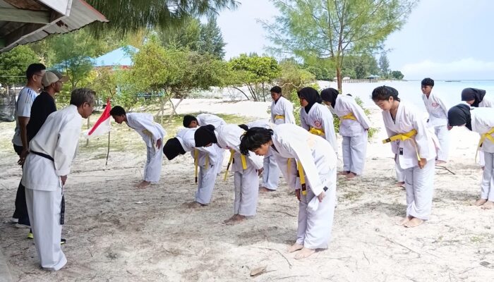 Ketua KONI Kabupaten Buru Hadiri Kenaikan Sabuk Gabdika Shito Ryu Kai, Tegaskan Komitmen Membersamai Atlet Menuju POMAL 2026
