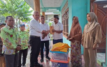 Peduli Terhadap Warganya Bupati Kunjungi dan Berikan Bantuan Kepada Korban Kebakaran