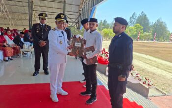 Sambut HUT RI ke – 81 Bupati Ikram Umasugi S.E Serahkan Remisi dan Bantuan Korban Bencana Alam